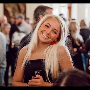 Meet your Posher, Kennady